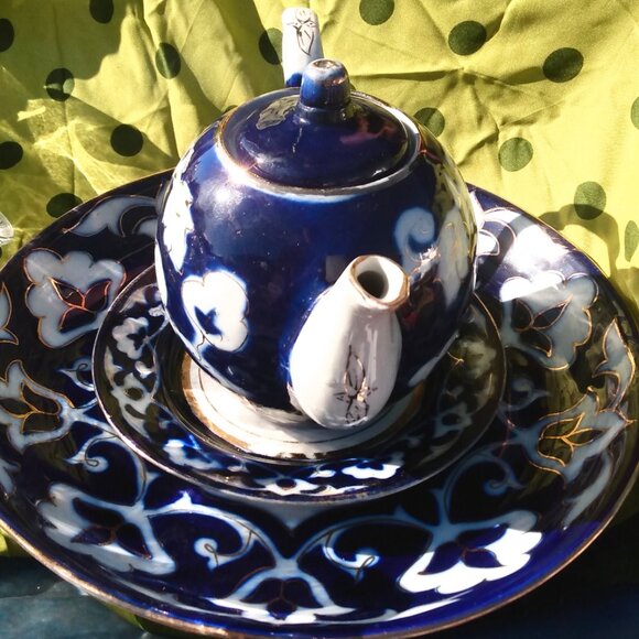 Hand-Painted Vintage Japanese tea kettle and serving dish - Picture 2 of 7